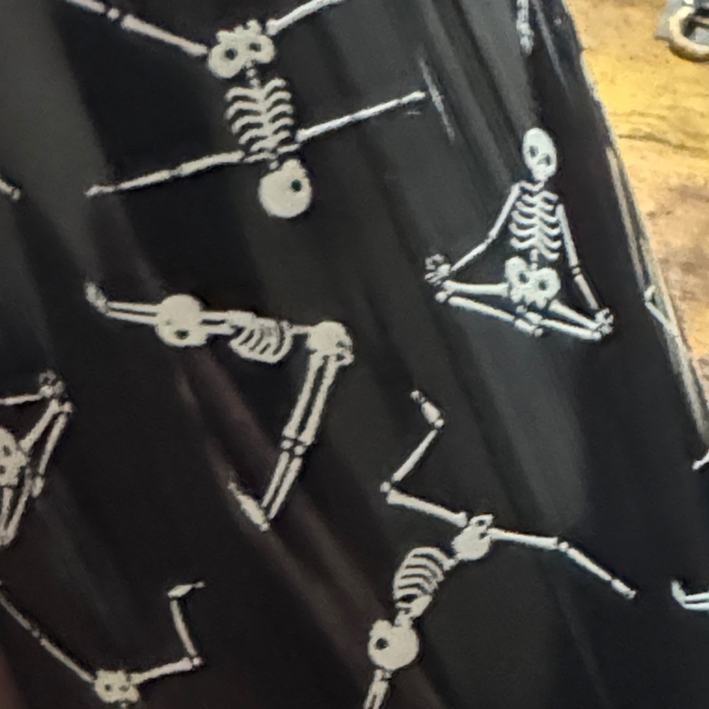 Limited edition skulls skeletons doing yogaStainless Steel Water Bottle - Black - Picture 5 of 5